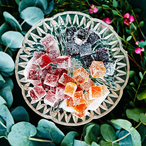 Omatekoinen marjamarmeladi on herkullinen juhlajälkiruoka. Reseptin löydät jutusta.