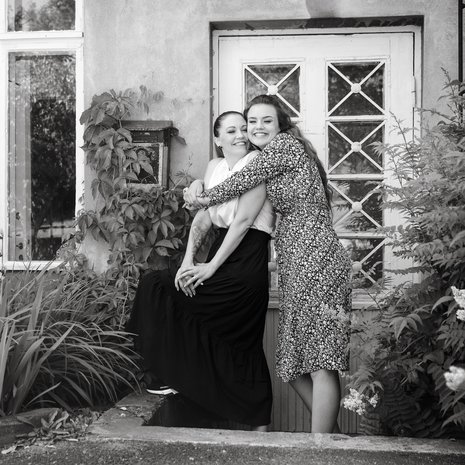 Varpu Hintsasella, 43, ja hänen tyttärellään Senni Raappanalla, 16, on samanlainen luonne. "Olemme molemmat tulisieluja", Varpu sanoo.