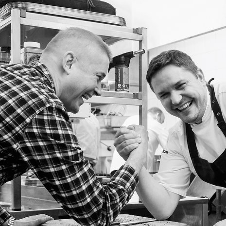 Marco Bjurström ja pikkuveli Janek Bjurström avasivat ravintolan tammikuussa 2014. Lapsena Marco oli perheen kokki. 