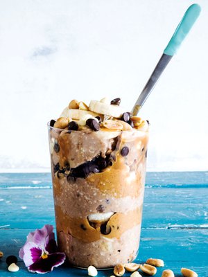 Ilman kinuskikastiketta tuorepuuro sopii myös vegaaneille.