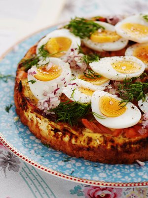 Tuplaa määrät ja tee piirakka uunipellille, kun kestitset suurta ja nälkäistä seuruetta.