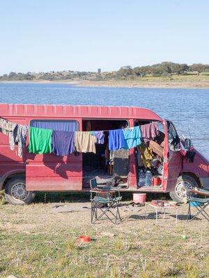 Minnan mielestä on tärkeämpää kokea kuin omistaa. Tämä kuva on otettu Portugalissa. ”Ilman pakua tuntisin oloni hyvin ahdistuneeksi ja oloni olisi kuin vankilassa.”