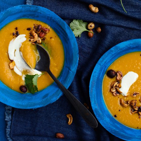 Kun ilmat viilenevät, pehmeä kasviskeitto lämmittää.