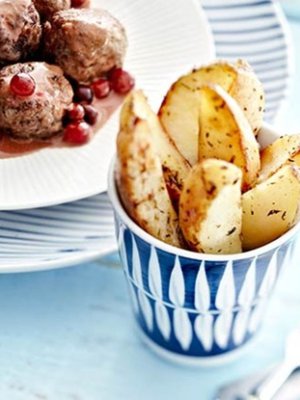 Uunissa paistetut perunat ovat hyvä lisäke kaikelle lihalle.