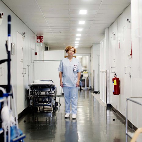 Marianne Byström, 41, työskentelee apulaisosastonhoitajana Turun yliopistollisen sairaalan naistentautien poliklinikalla. Perheeseen kuuluvat puoliso sekä 18-, 14- ja 11-vuotiaat lapset.