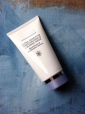 Lumene Ultra Sensitive Rauhoittava & Kosteuttava Naamio. Tuubissa on noin 75 ml. Hinta 17,90 e.