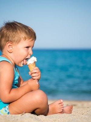 Kesällä jäätelö maistuu. Ja saa maistuakin, kunhan muistaa syödä muuten terveellisesti.
