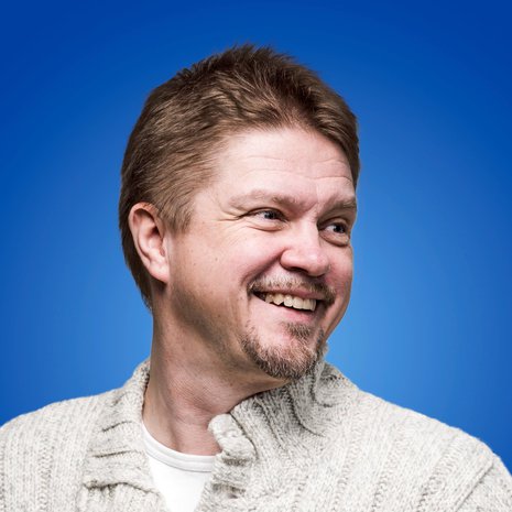 Kirjailija Timo Parvelan Ella ja kaverit -kirja ilmestyi heinäkuussa.