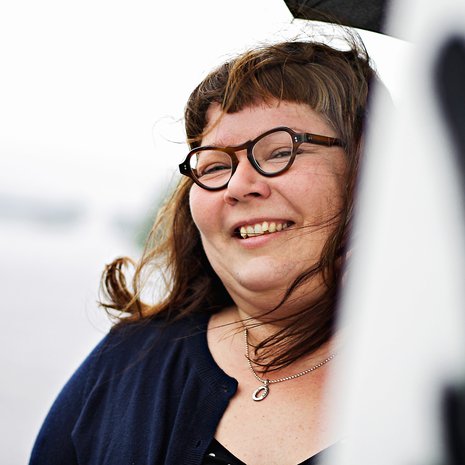 Hannele kiinnostui tasa-arvosta jo lapsena. ”Olin 12-vuotias, kun lainasin Simone de Beauvoirin kirjan Toinen sukupuoli."