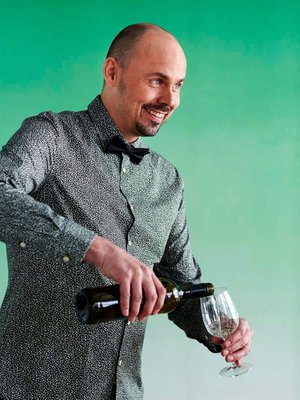 Muotitoimittaja Markku Kopra opiskelee kondiitoriksi.