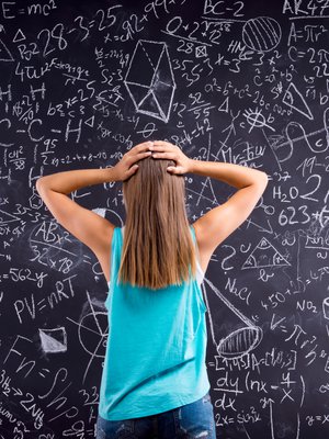 Jokin Pythagoraan lausekin oli, muistaakseni. Mutta konsukiepre-sanajärjestyksen muistan!