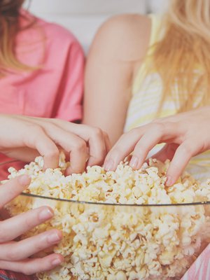 Yhteinen tv-ilta tekee maanantaistakin juhlapäivän.