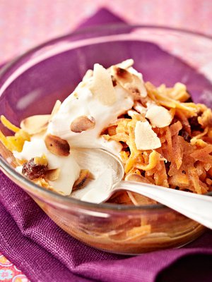 Porkkanaraasteen jämistä syntyy yllättäen herkullinen jälkkäri.