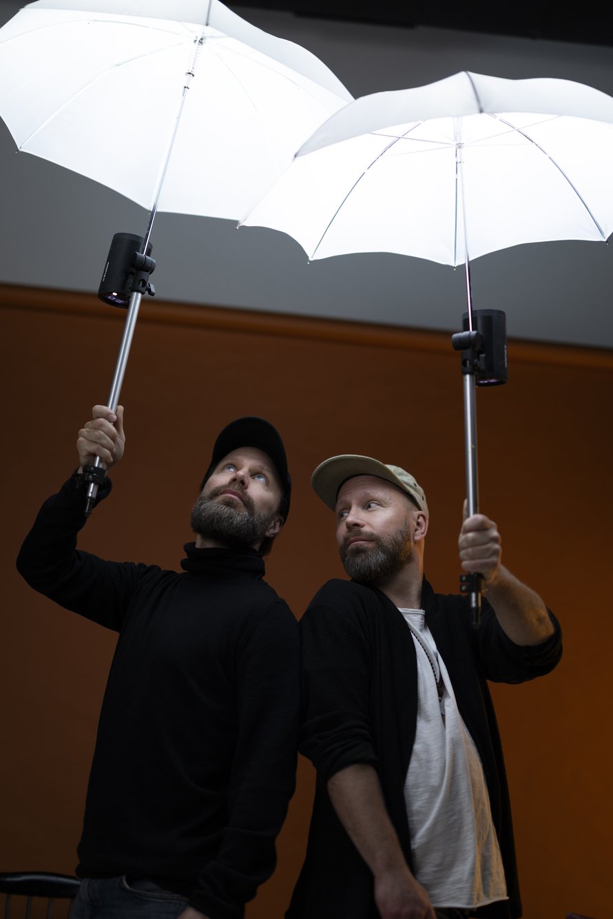 Juho ja Tunna Milonoffilla on minuutti ikäeroa ja samat geenit. Lapsuudenperheessään kaksoset oppivat myös saman intohimon elämään ja työhön. Kun he sitten aikuisina uupuivat lähes yhtä aikaa, veli osasi auttaa paremmin kuin kukaan muu.