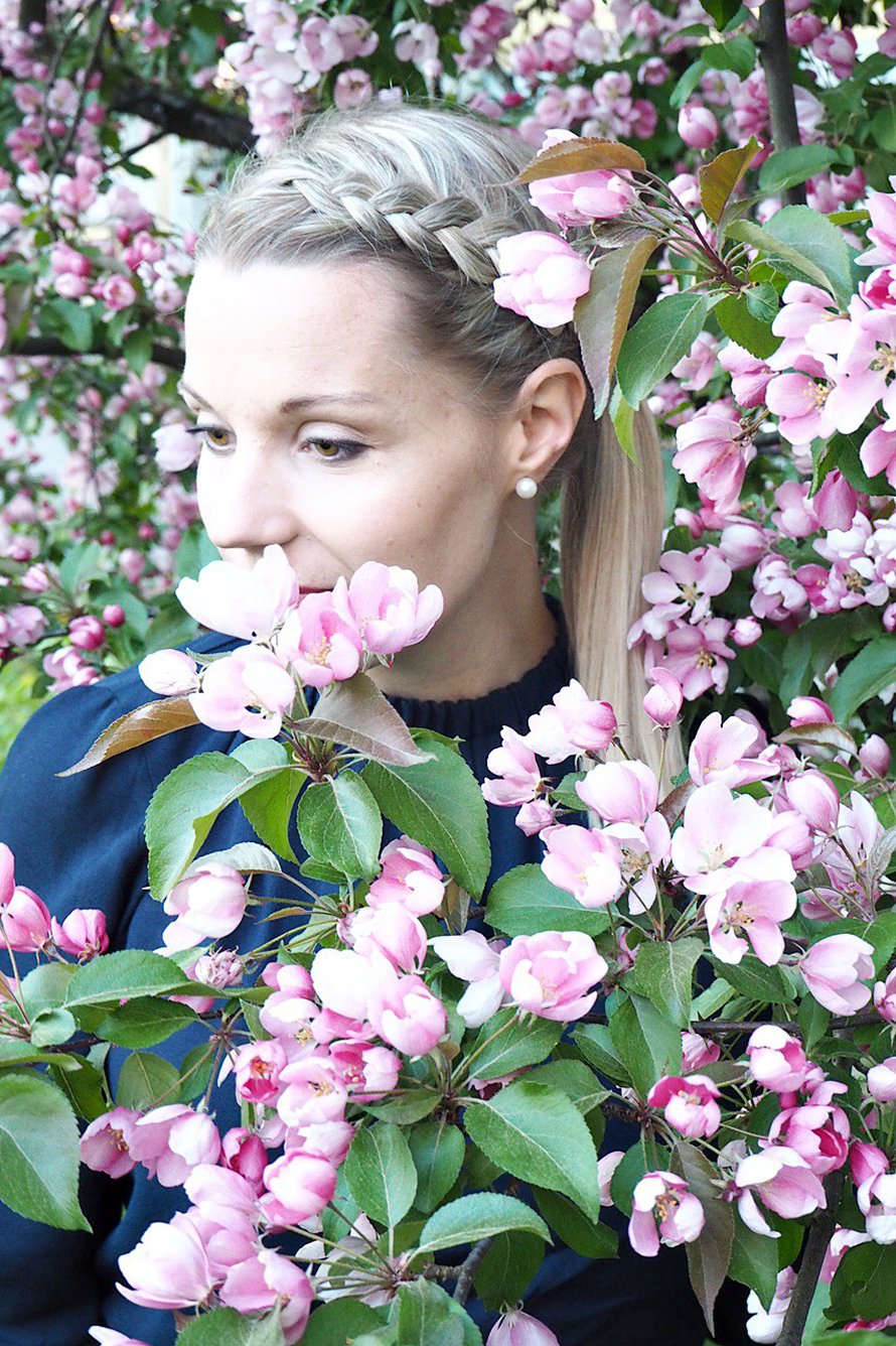 Aikaisemmin Jennan kaapista löytyi tuplakappaleita samoista vaatteista. Hän ei ollut muistanut, että oli jo ostanut samanlaisen. ”En enää erottanut halua tarpeesta”, Jenna sanoo.
