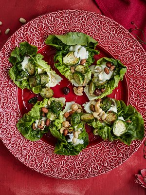 Samassa veneessä! Paahdetut ruusukaalit ja pähkivät vievät kielen.