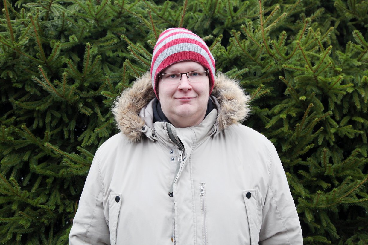 Kyrössä asuva Janne Hirvensalo sai entiseltä tyttöystävältään pipon, joka on tärkeä yhä. "Hän valitsi sen juuri minua varten."