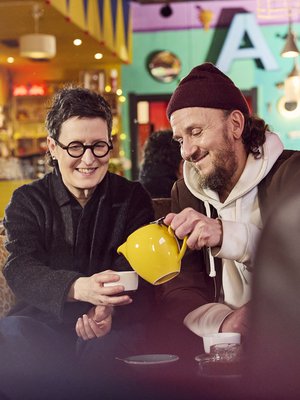 ”Liisa on ystävistäni se, jonka olen tuntenut melkein pisimpään. Liisa ei vaadi mitään, kuten tapaamisia. Juuri siksi haluan häntä tavata”, Samuli sanoo.