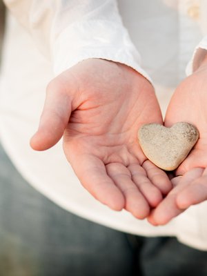 Valmiiksi keitetty aamupuuro voi joskus olla yhtä suuri rakkaudenosoitus kuin tunteellisimmat ja taidokkaimmat sanat. Mutta usein kannattaa myös puhua.