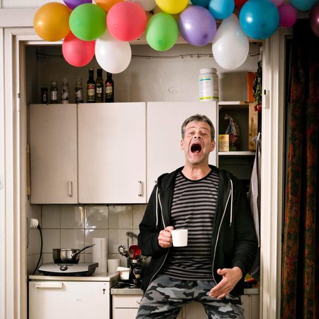 "Äidinkieleni saksa ei ole kärsinyt suomen vaikutuksesta. Puhun päivittäin saksaa ystävien kanssa ja luen lehdet saksaksi", Roman Schatz kertoo.