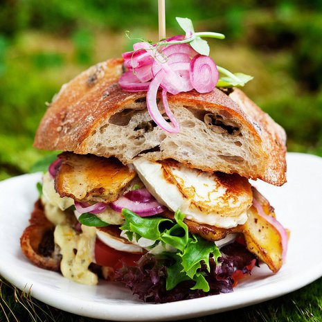 Yllättävä sieniherkku – paras burgeri on nyt lampaankääpää