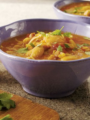 Keittoa kannattaa tehdä kerralla iso satsi, koska se kestää hyvin lämmitystä.