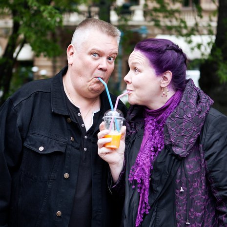 "Jos Helillä on huono päivä, näen sen heti aamulla jalkaterän asennosta. Silloin tiedän, että nyt pitää antaa tilaa", Aki Palsanmäki sanoo.