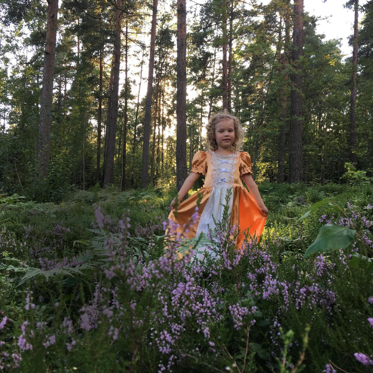 Lapsi, jolla on ikkunat metsään päin, on onnekas lapsi.