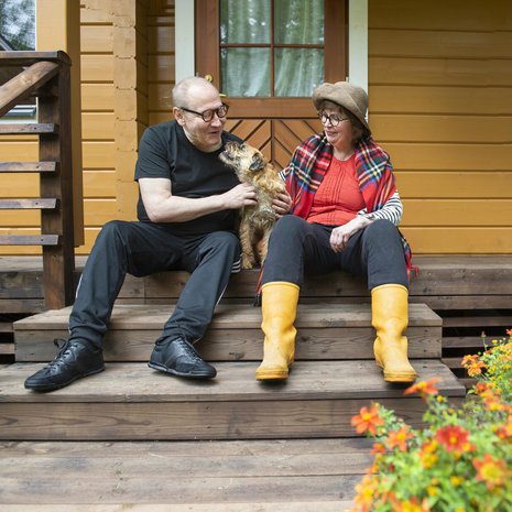 Minä rakastan sinua on lause, jonka Jari sanoo Katille ja Ukolle luontevasti ja usein. ”Sitä lausetta kannattaa minusta toistella. Ei sen voima siinä kulu.”