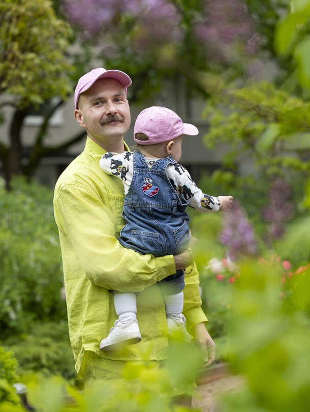 Lapsen syntymän jälkeen elämä on tuntunut Juho-Jarin mielestä merkityksellisemmältä. ”On etuoikeus olla vanhempi, ja haluan olla tyttärelleni maailman paras isä.”