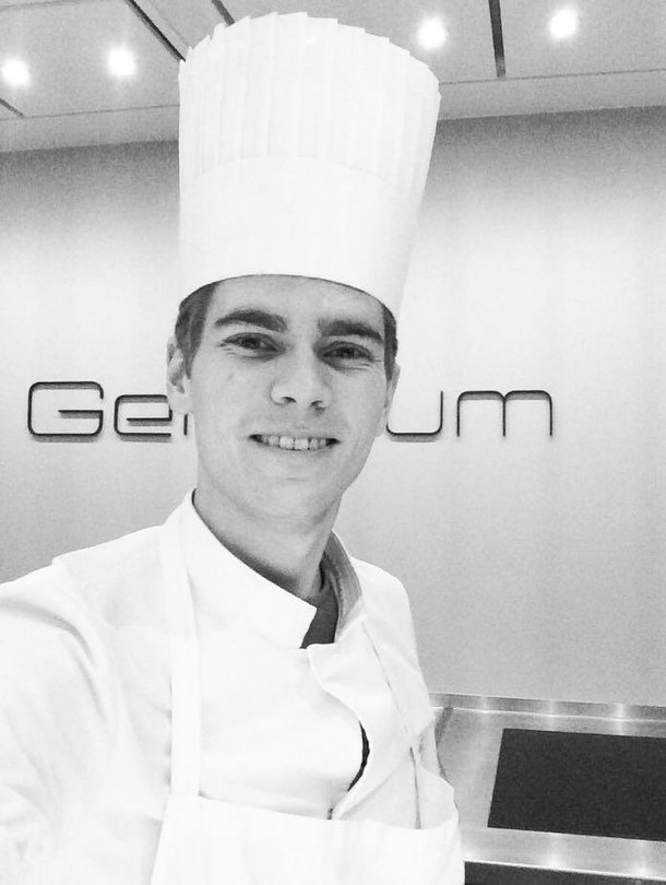 Kokki Antti Lukkari, 22, työskentelee Kööpenhaminassa kolmen Michelin-tähden ravintolassa Geraniumissa. Tänä keväänä hän kokkaa arkiruokaa Soppa365-tv-ohjelmassa Nelosella joka arkipäivä.