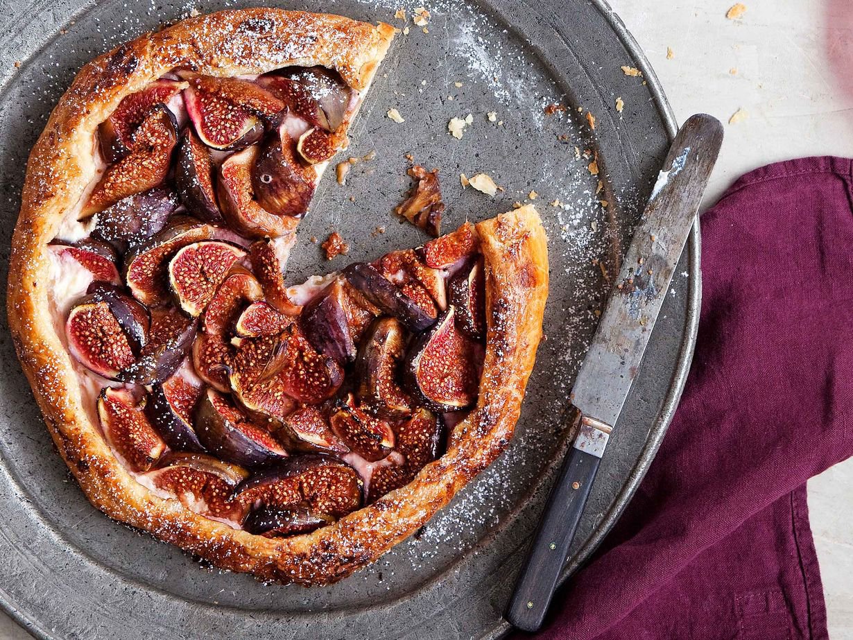 Viikuna-galette muotoillaan suoraan pellille.
