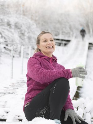 Vesipullo odottaa Miraa aina portaiden juurella. Pieni tauko, sitten taas ylöspäin.