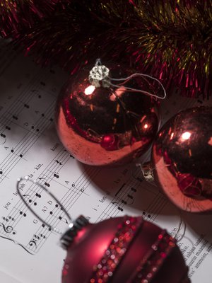 Joitakin joululauluja on melkein vaikea laulaa, kun alkaa itkettää. Tunnistatko tunteen?