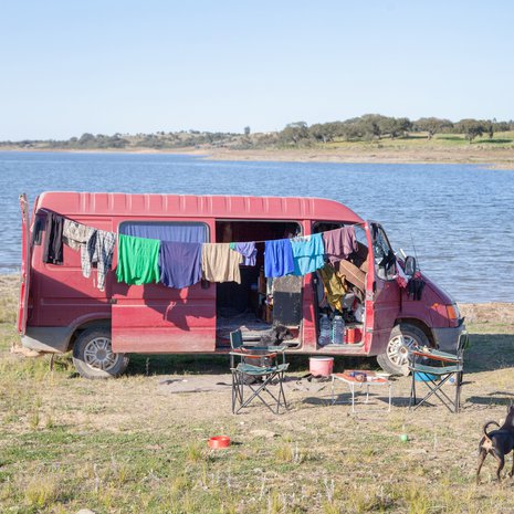 Minnan mielestä on tärkeämpää kokea kuin omistaa. Tämä kuva on otettu Portugalissa. ”Ilman pakua tuntisin oloni hyvin ahdistuneeksi ja oloni olisi kuin vankilassa.”