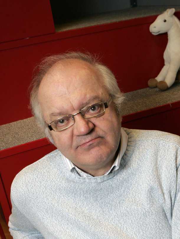 "Asiat, jotka saattavat lapselle olla valtavan tärkeitä, voivat olla todella pieniä. Usein riittää se, että hänet huomioidaan", sanoo Jari Sinkkonen.