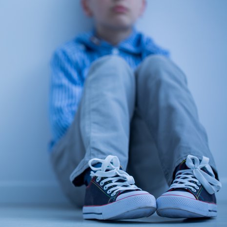 Tuuli oli huolissaan Laurista jo silloin, kun poika oli päiväkoti-ikäinen. "Vaikeimpina aikoina itkin töissä, itkin kotona, itkin sosiaaliviranomaisille, itkin ystävilleni, itkin työkavereilleni, itkin sukulaisille, itkin joka päivä."