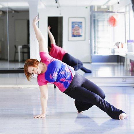 Elina Yrjölä rakastaa kuubalaisia soolo- ja paritansseja sekä jazz-, show- ja nykytanssia.