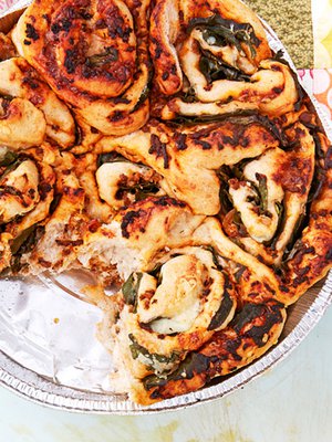 Jokainen saa riipiä kakusta itselleen sopivan palan.