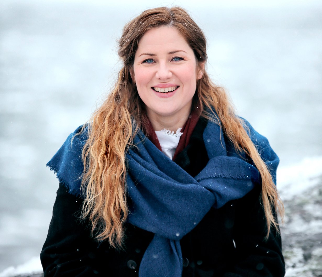 Laura Alajääski näyttelee nimiroolin Helsingin kaupunginteatterin suurmusikaalissa Myrskyluodon Maija, joka kertoo nuoren naisen kasvutarinan.