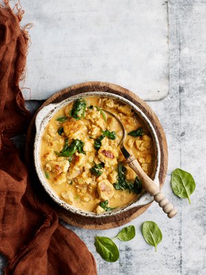 Kastike on helpointa tehdä tofun paahtopaloista. Ne ovat valuttamatta valmiita pannulle.