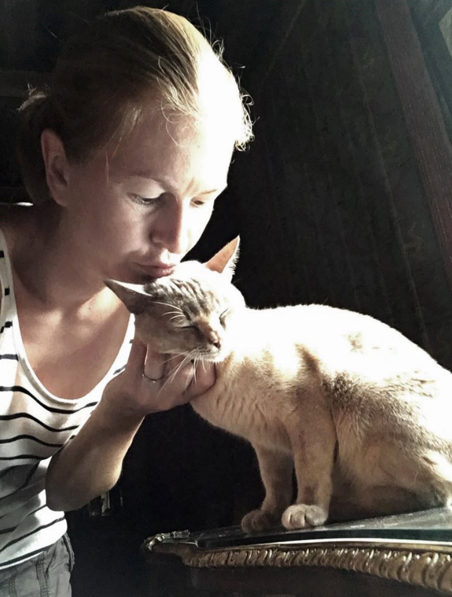 "Yrittäjänä lomapäivät ovat harvinaista herkkua. Toisaalta en koskaan joudu huokailemaan, että päättyisipä työpäivä jo", Tiina sanoo.