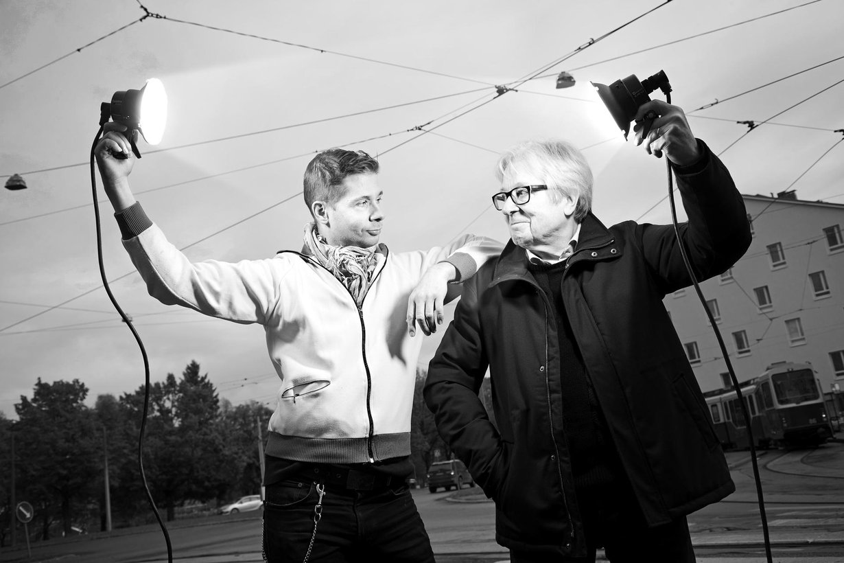 Pete Veijalainen ei luullut hakeutuvansa samalle uralle kuin isänsä, mutta niin vain hänkin opiskeli toimittajaksi.