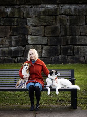 Elisa Aaltolan omat koirat on pelastettu huonoista oloista Romanian kaduilta.