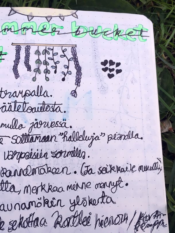 15-vuotias Iida on laatinut jo monta unelmalistaa täksi kesäksi. Tässä niistä yksi.