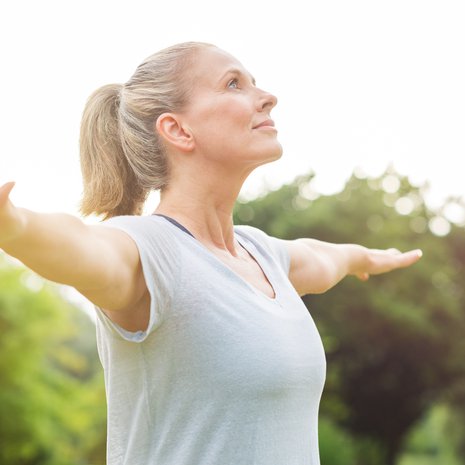 Tasapainoilua oireiden ja hoitojen, syömisen ja liikkumisen kanssa. Sitä vaihdevuodet usein vaativat, mutta apua saa.