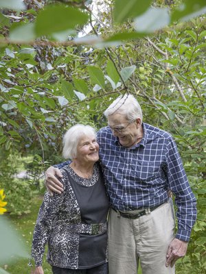 Seurusteluaikana Erkki kyseli Sirkalta usein, minkä prosentin todennäköisyydellä Sirkka vastaisi kosintaan myöntävästi.