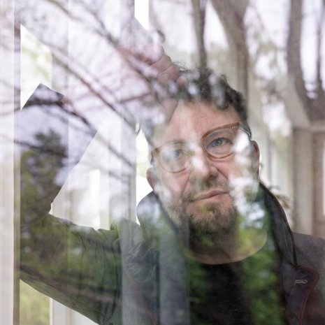 Timo on köyhän perheen lapsi, josta tuli kansanedustaja ja ministerikin. ”Suomen vahvuus on, että tällainenkaan tausta ei ole este pyrkiä ihan niin pitkälle kuin rahkeet riittävät.”