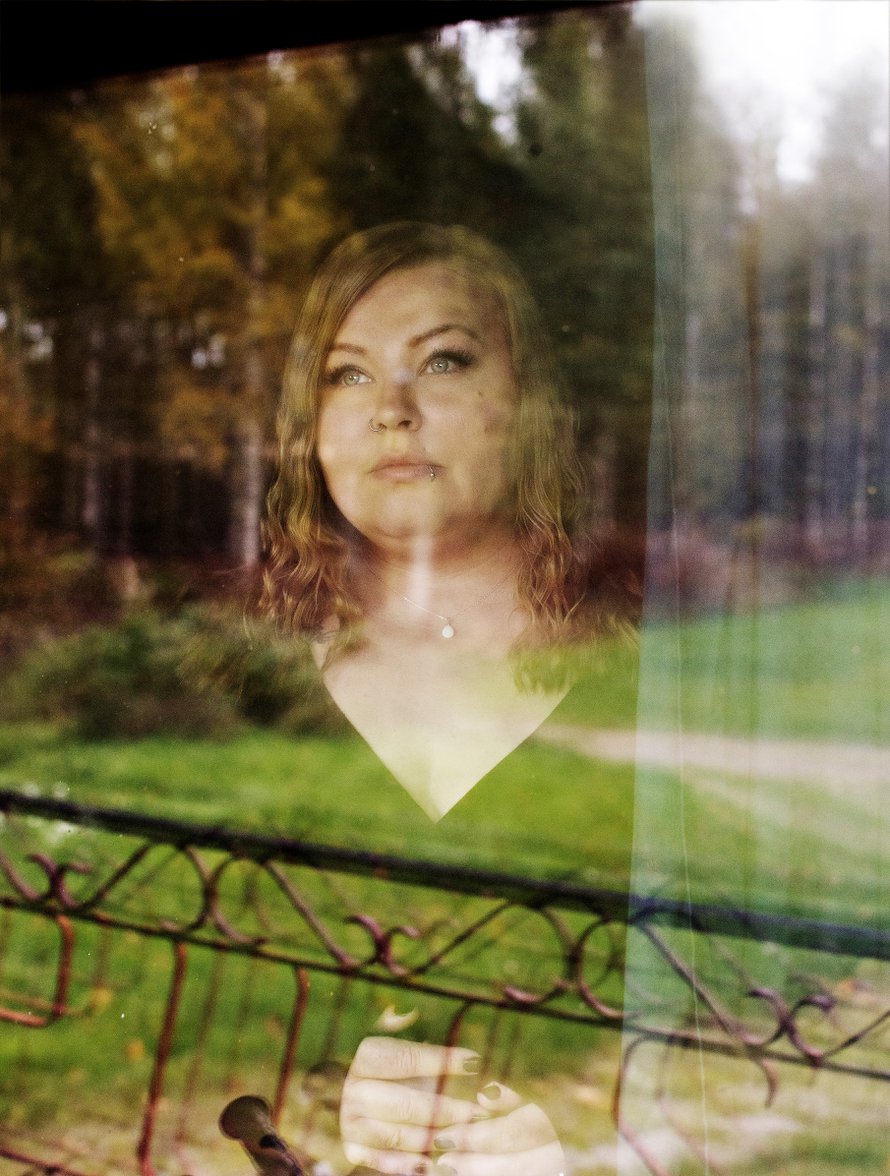 Meri-Jennika eli Miisu, 28, asuu Mäntyharjulla. Hänen perheeseensä kuuluvat puolison lisäksi lapset Fanny, 7, ja Peppi, 3. Pepin kaksosveli Konsta menehtyi kymmenen kuukauden iässä.