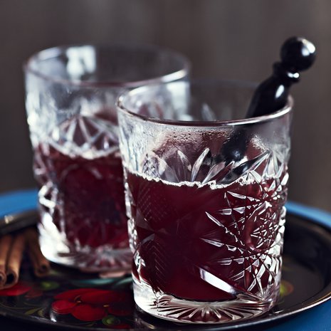 Tiesitkö? Maustettu lämmin glühwein on peräisin 1600-luvun Saksasta. Glögi saapui Ruotsin kautta Suomeen 1900-luvun alussa.